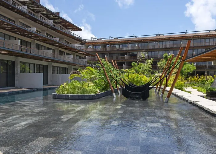 Nuju - Beutiful With Swimout-gym-rooftop-pool