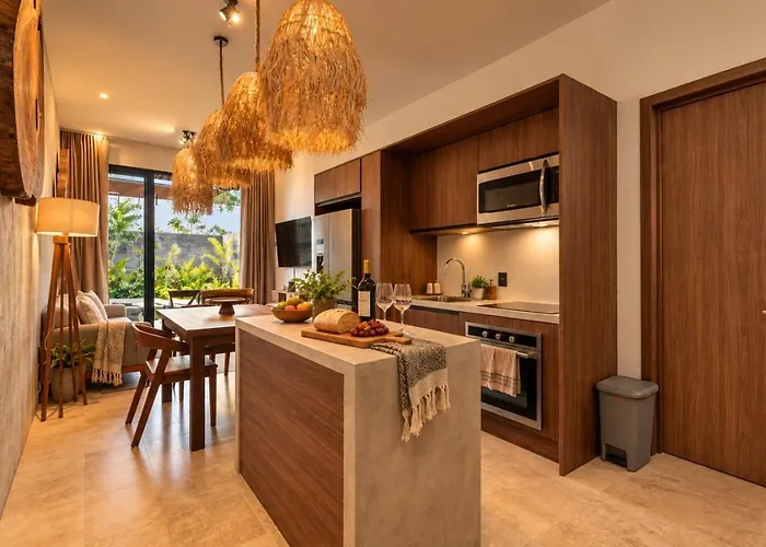 Nuju - Beutiful With Swimout-gym-rooftop-pool Apartment