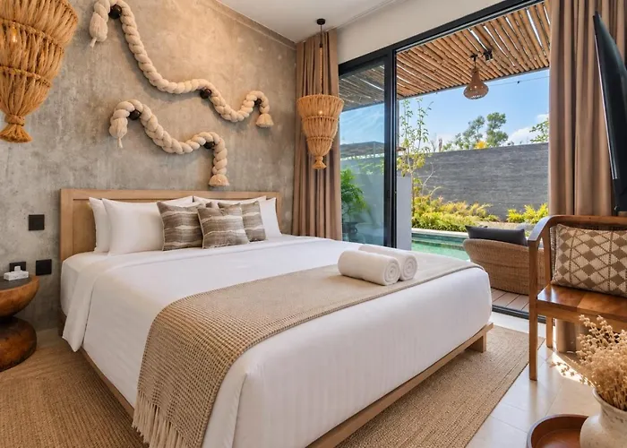 Nuju - Beutiful With Swimout-gym-rooftop-pool Apartment *